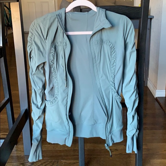 Reversible neutral green Lululemon jacket - Picture 2 of 4